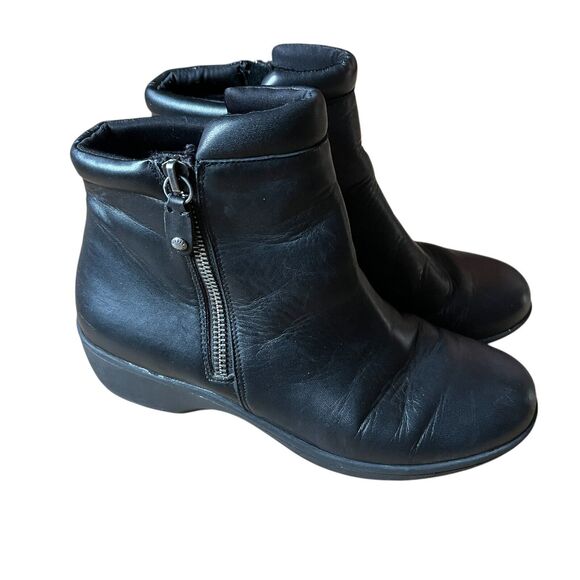 Bass Lite Mercedes Black Leather Side Zip Ankle Bootie Size 7M - Picture 3 of 7